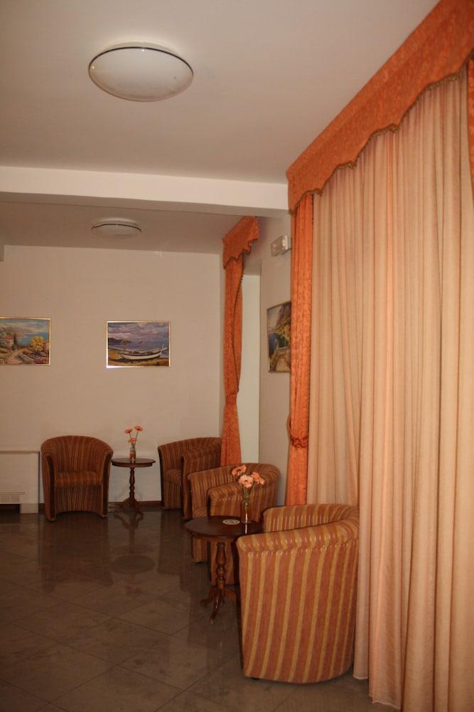 Danica Hotel